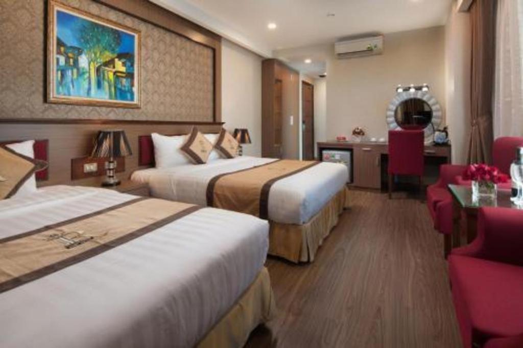 Royal Palace Hotel Tuyen Quang Esterno foto